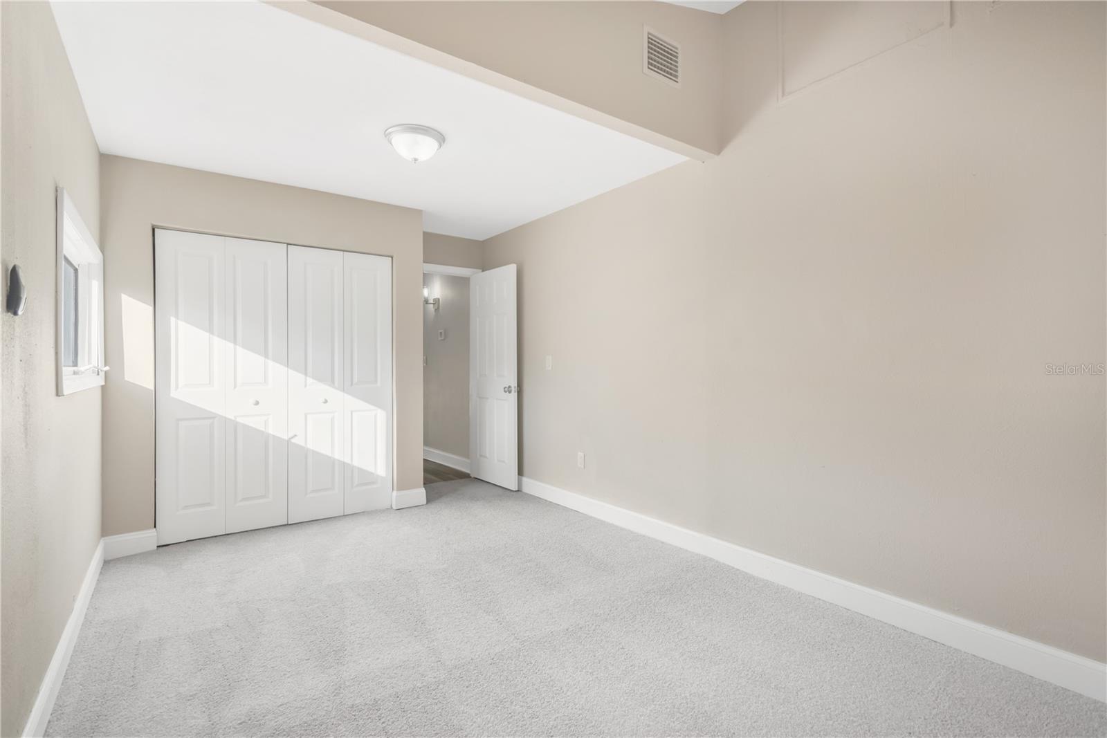 Image 17 of 20 For 5226 Lime Avenue