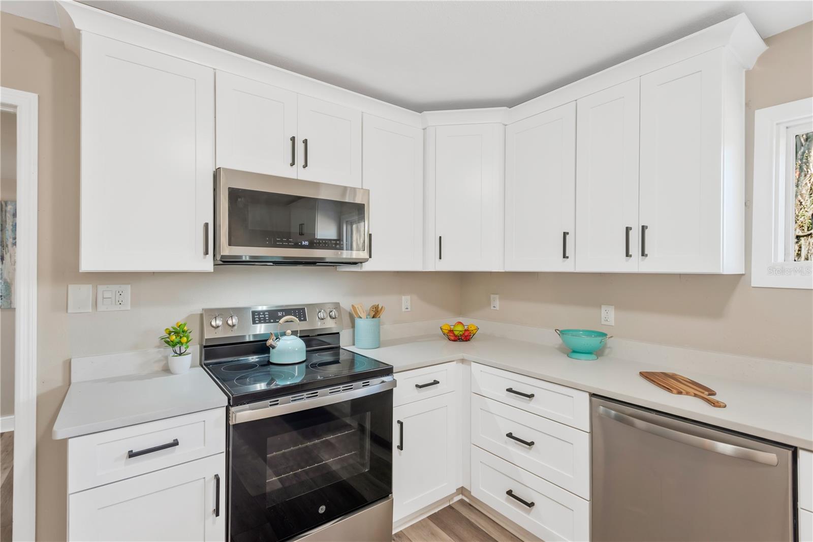 Image 3 of 20 For 5226 Lime Avenue