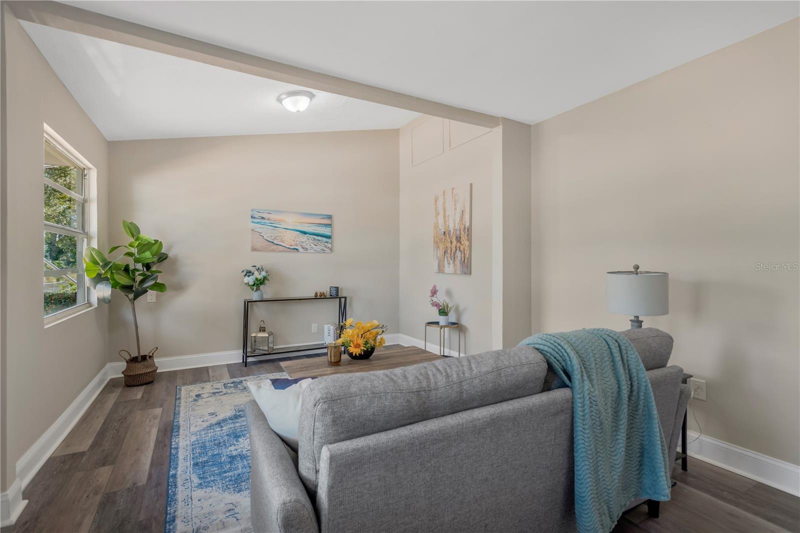 Image 6 of 20 For 5226 Lime Avenue