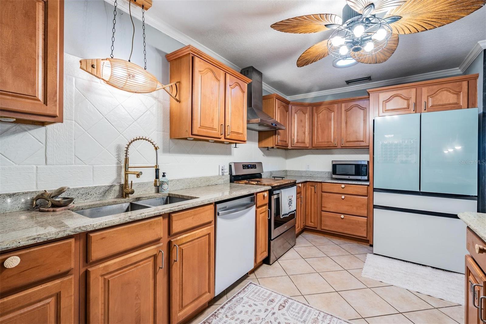 Image 10 of 49 For 302 Whitcomb Boulevard