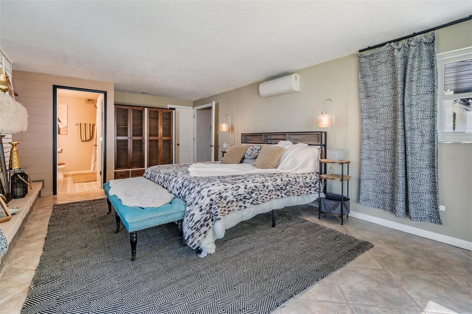 Image 15 of 49 For 302 Whitcomb Boulevard