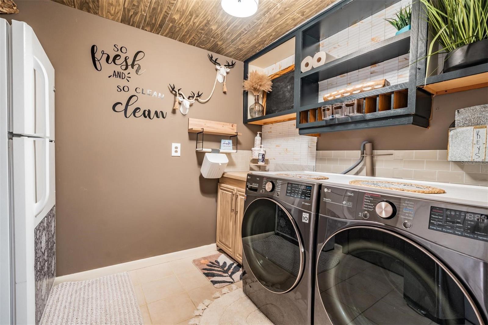 Image 18 of 49 For 302 Whitcomb Boulevard