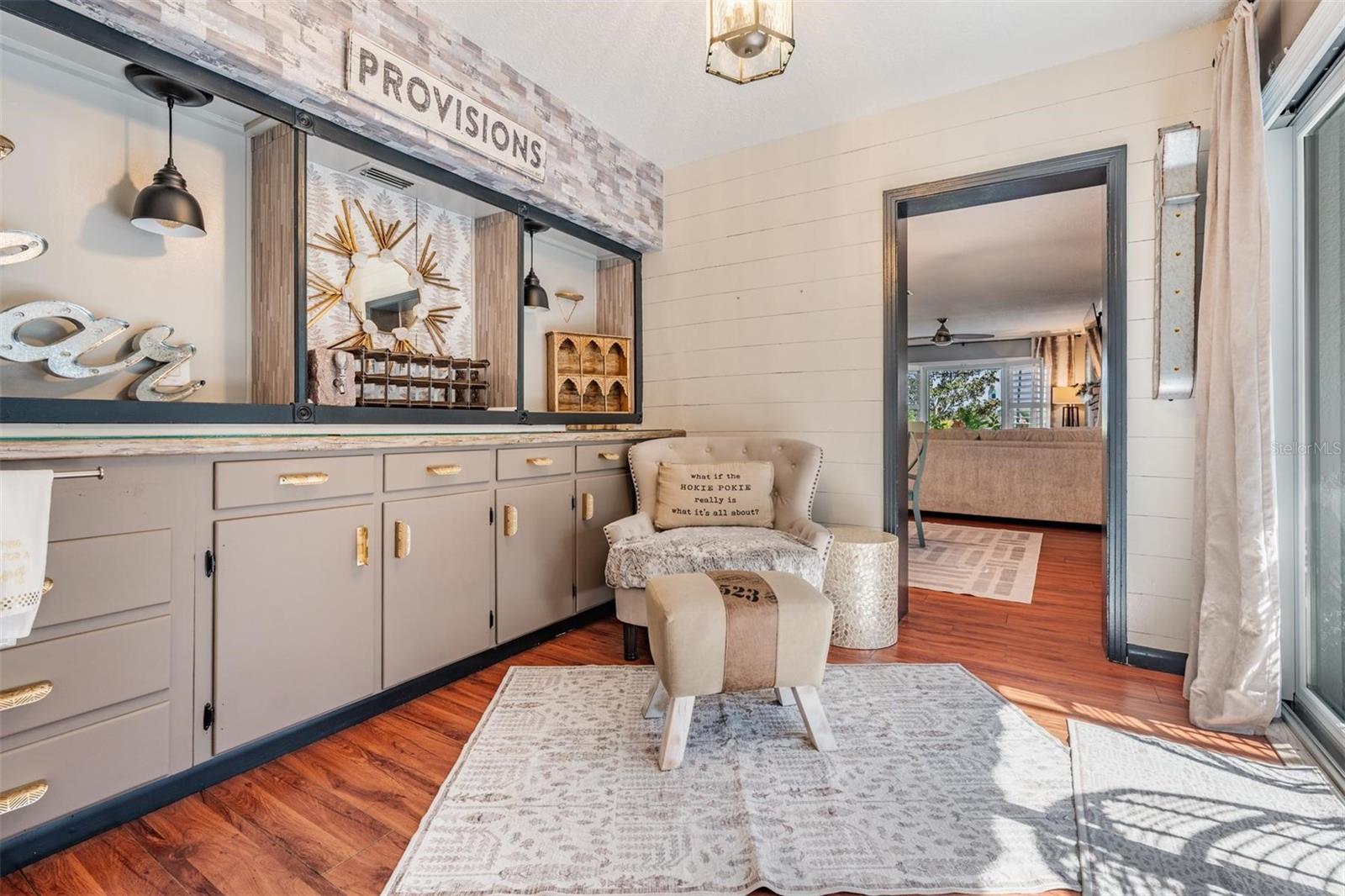 Image 20 of 49 For 302 Whitcomb Boulevard