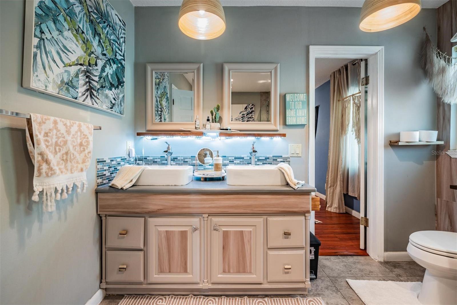 Image 25 of 49 For 302 Whitcomb Boulevard