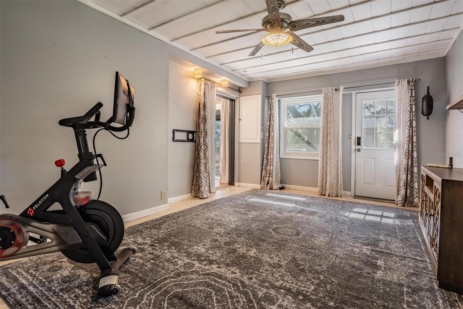 Image 30 of 49 For 302 Whitcomb Boulevard