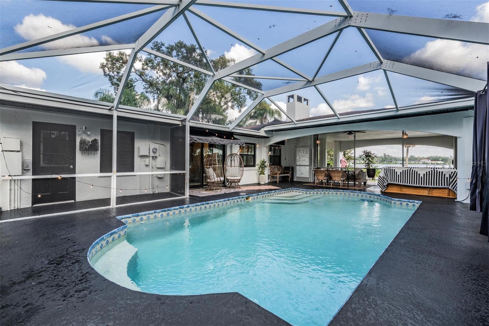 Image 33 of 49 For 302 Whitcomb Boulevard