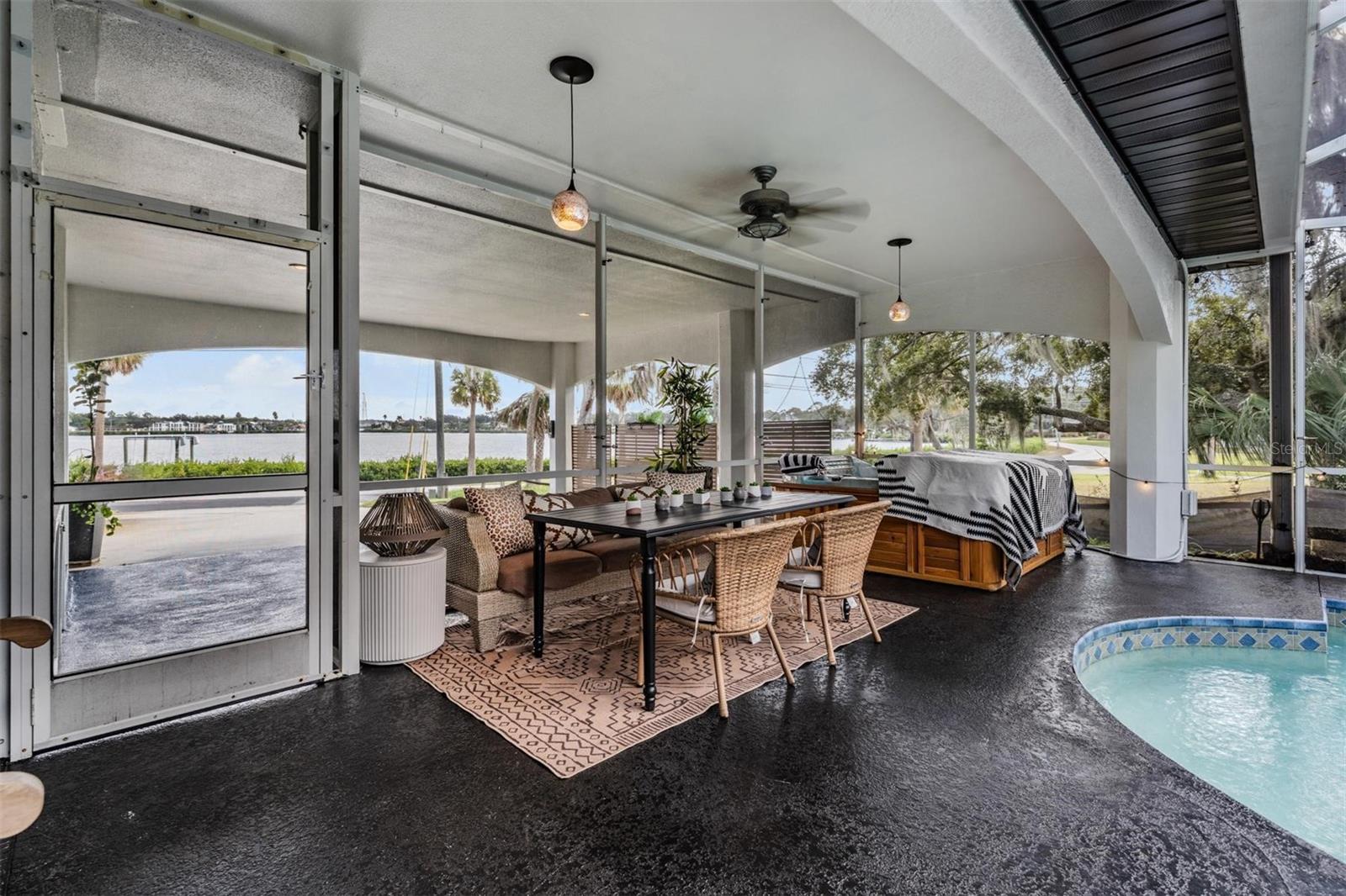 Image 35 of 49 For 302 Whitcomb Boulevard