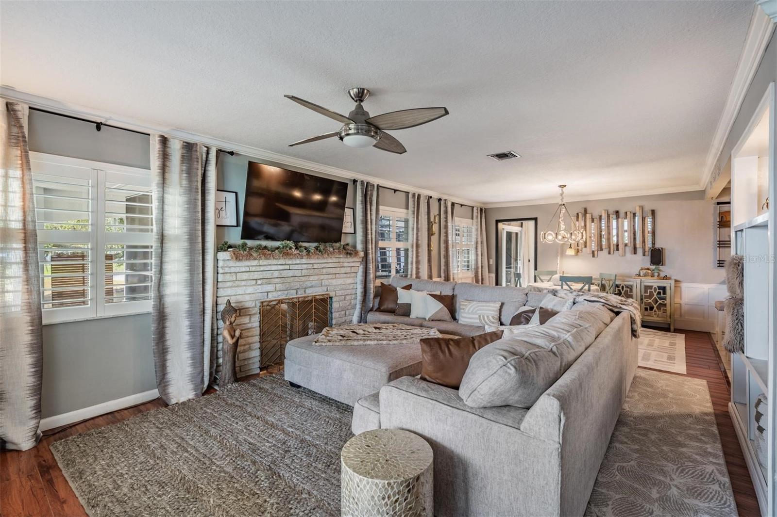 Image 4 of 49 For 302 Whitcomb Boulevard