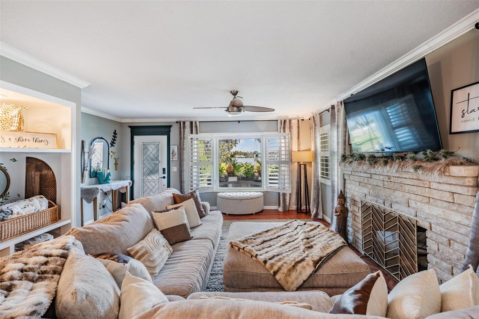 Image 7 of 49 For 302 Whitcomb Boulevard