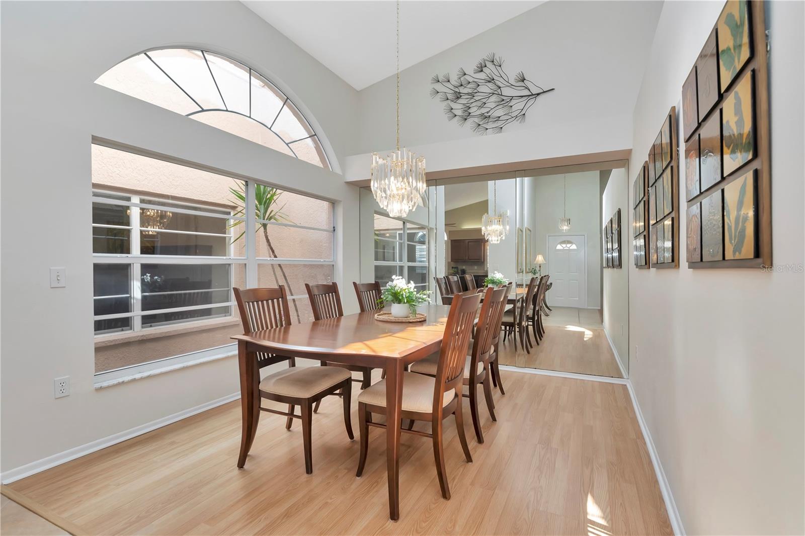 Image 14 of 50 For 3825 Darston Street