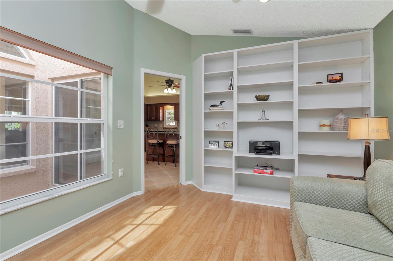 Image 23 of 50 For 3825 Darston Street