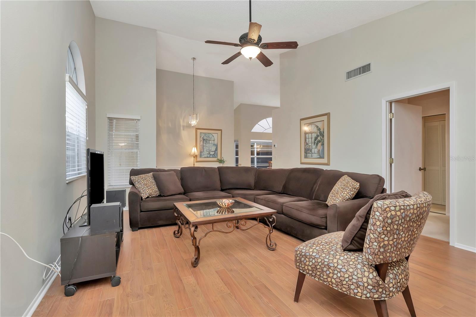 Image 7 of 50 For 3825 Darston Street