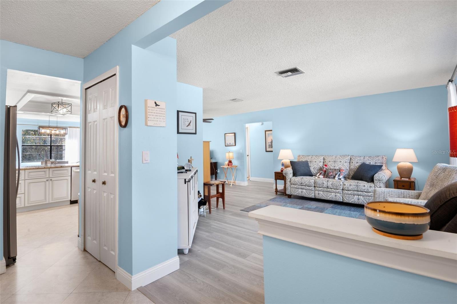 Image 11 of 32 For 110 Meadowcross Drive