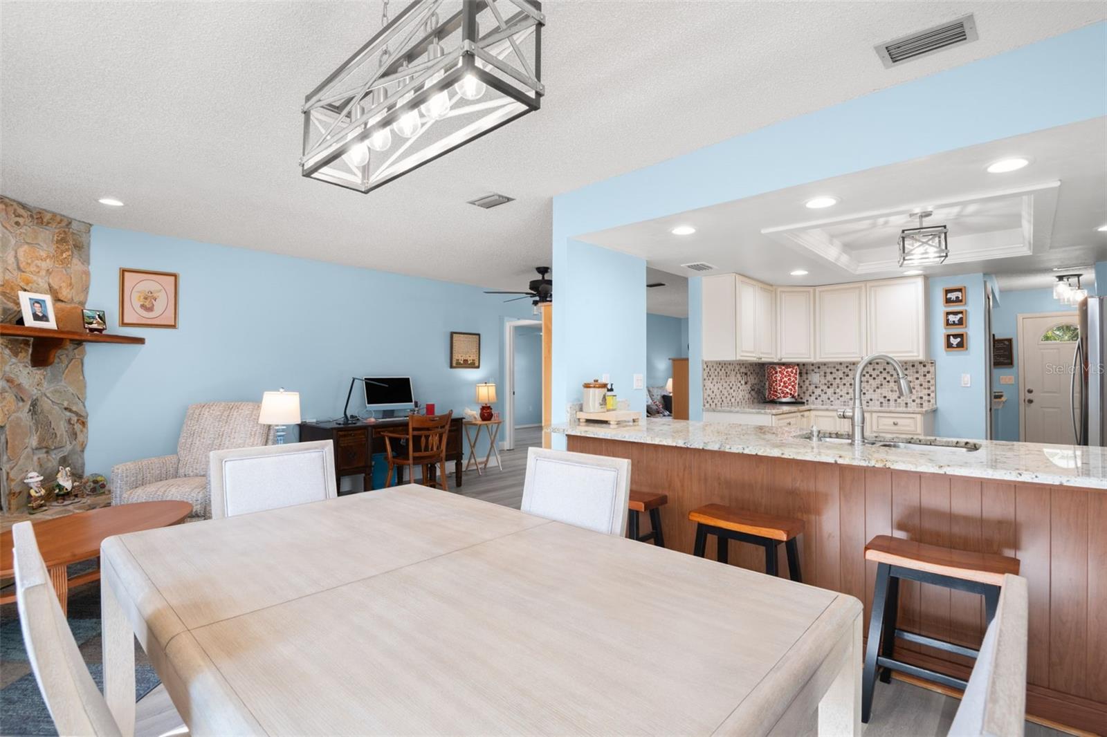 Image 15 of 32 For 110 Meadowcross Drive