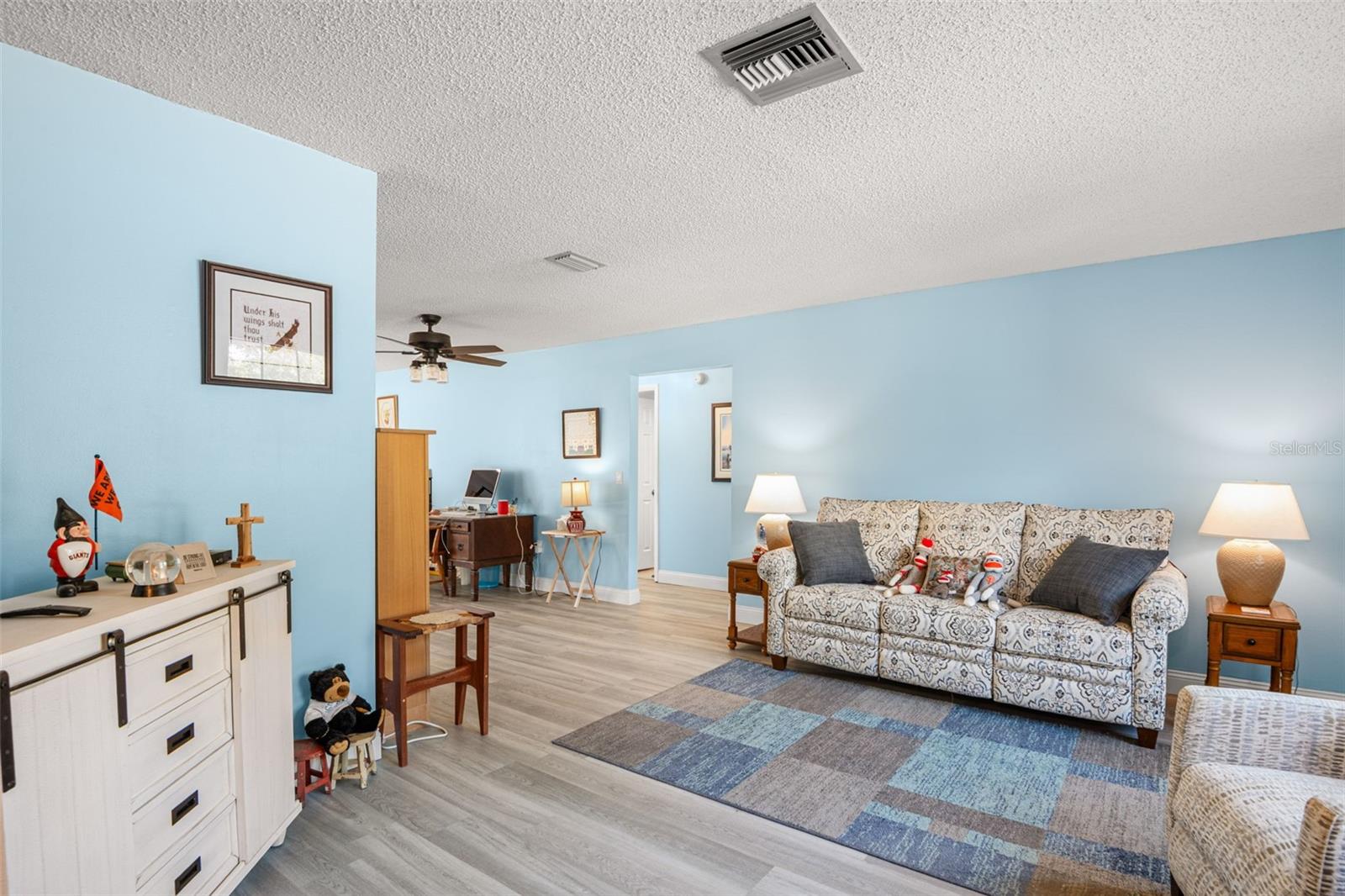 Image 16 of 32 For 110 Meadowcross Drive