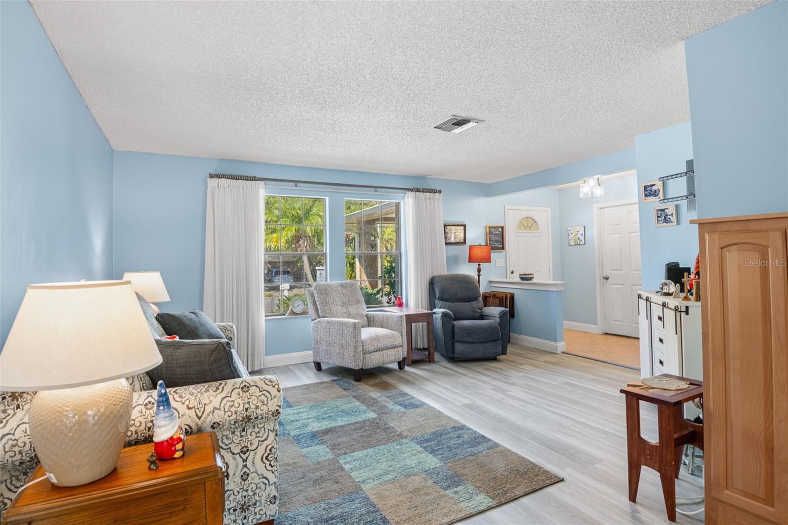 Image 17 of 32 For 110 Meadowcross Drive