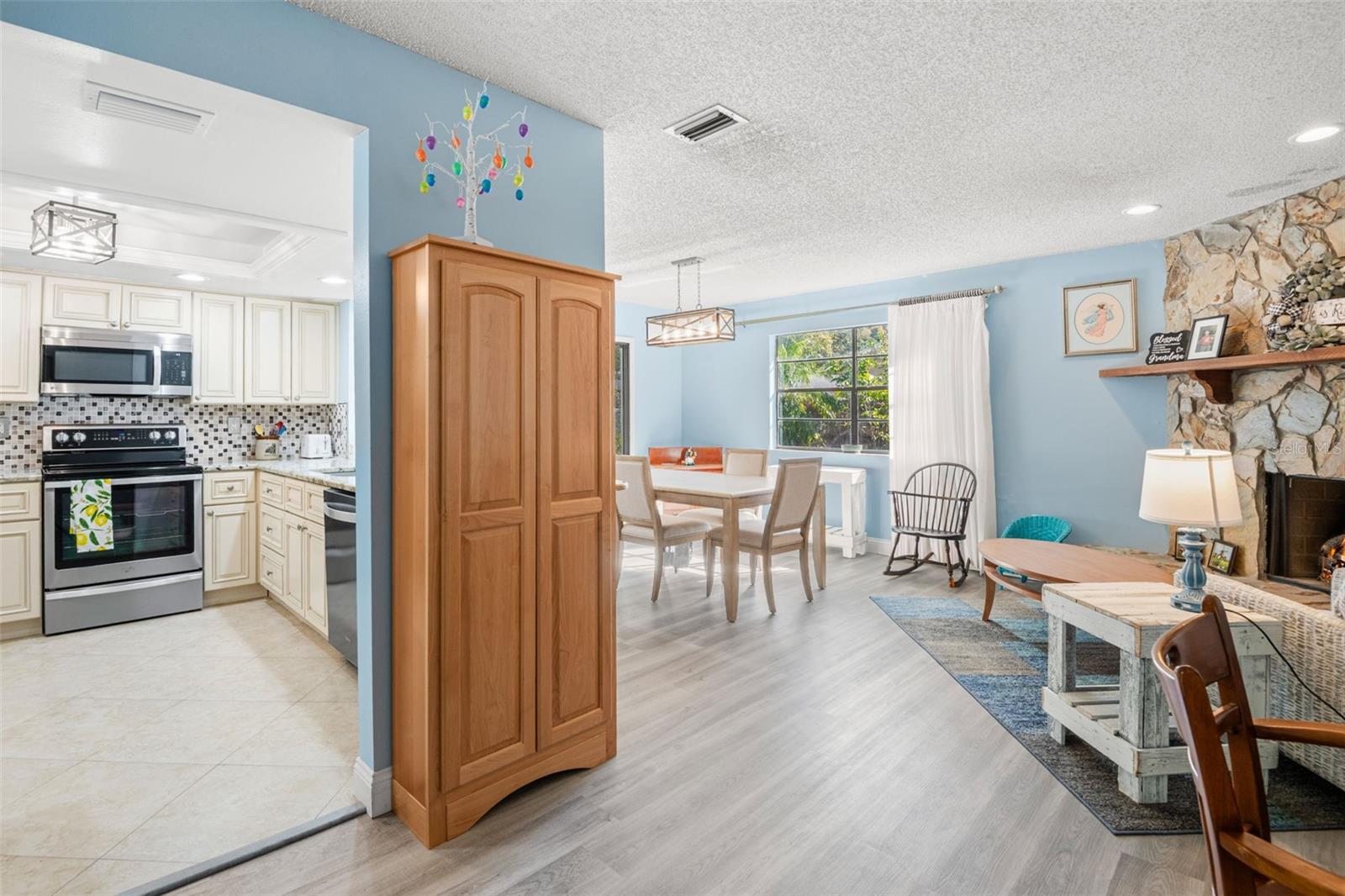 Image 19 of 32 For 110 Meadowcross Drive