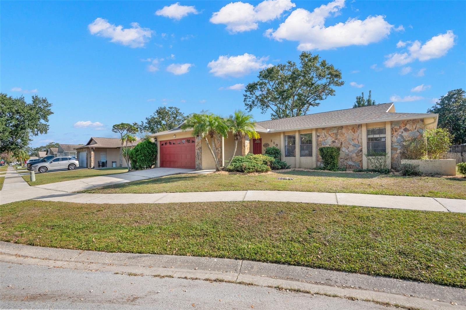 Image 3 of 32 For 110 Meadowcross Drive