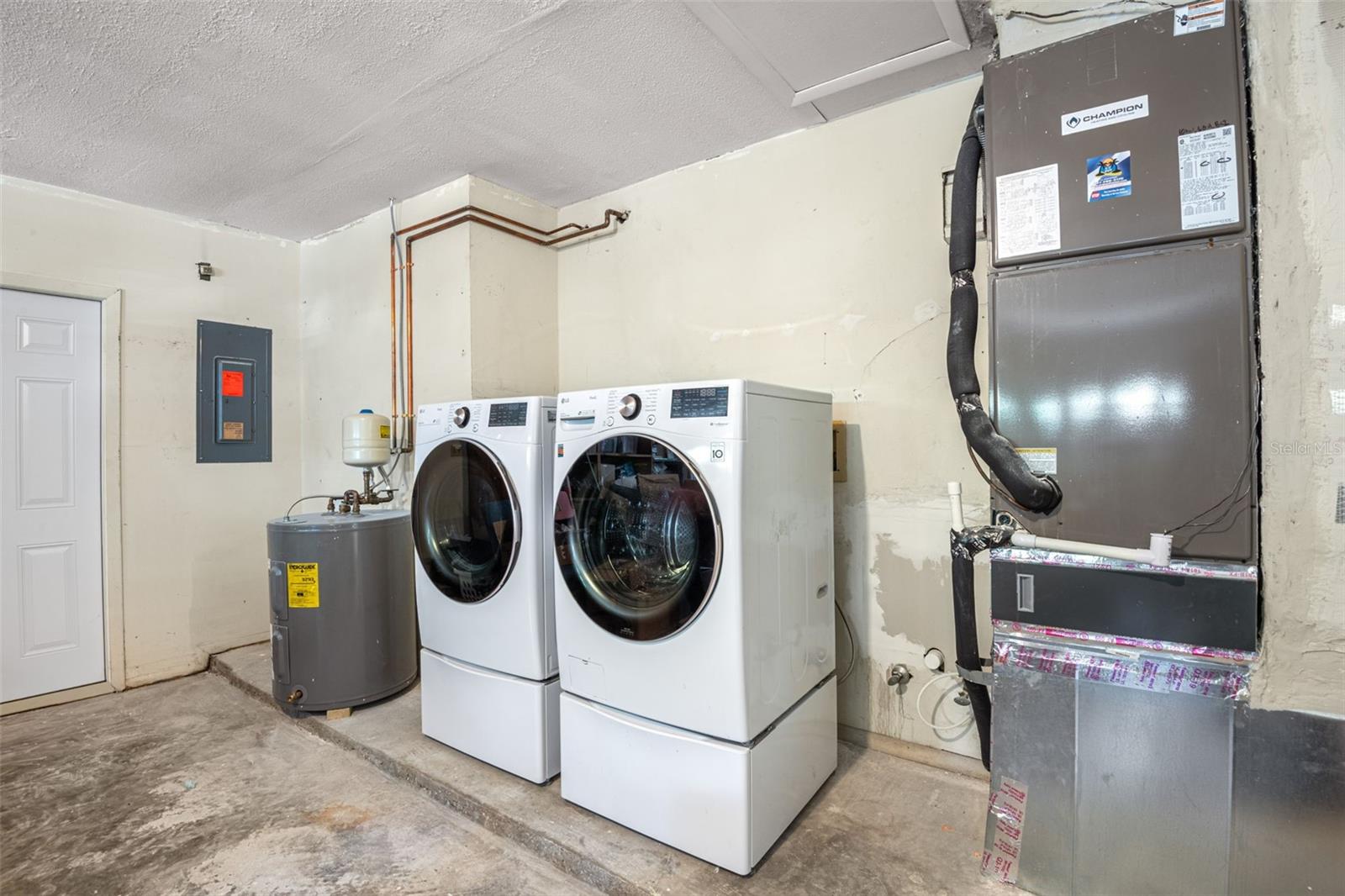 Image 31 of 32 For 110 Meadowcross Drive