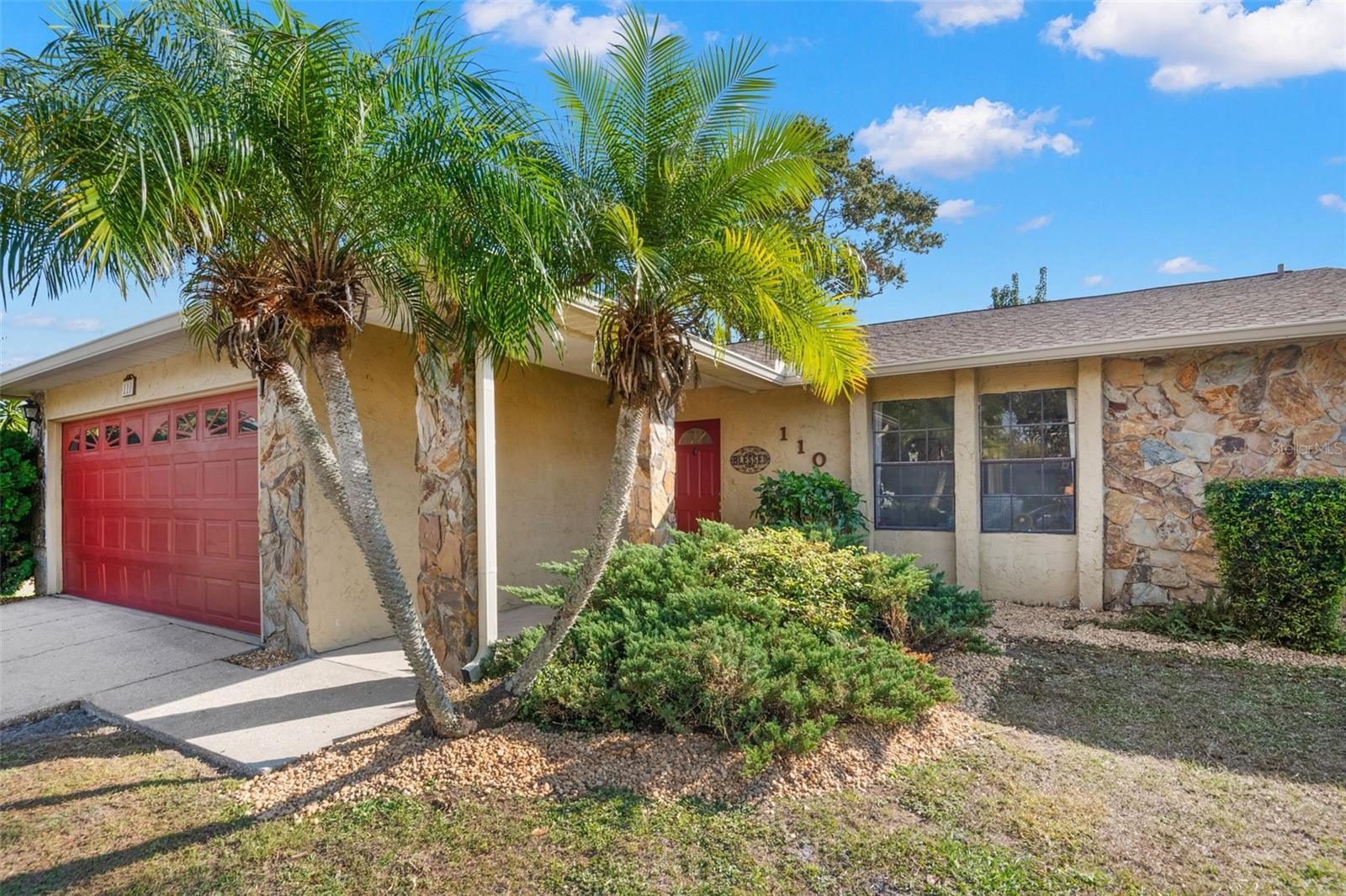 Image 4 of 32 For 110 Meadowcross Drive