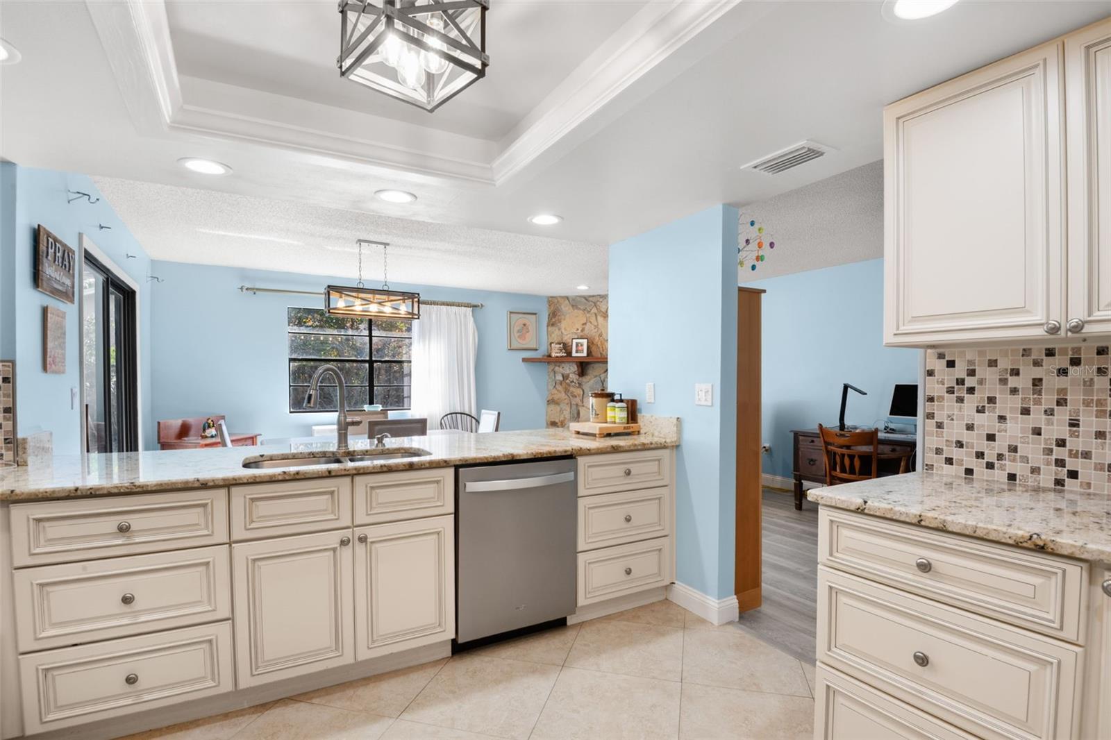 Image 6 of 32 For 110 Meadowcross Drive