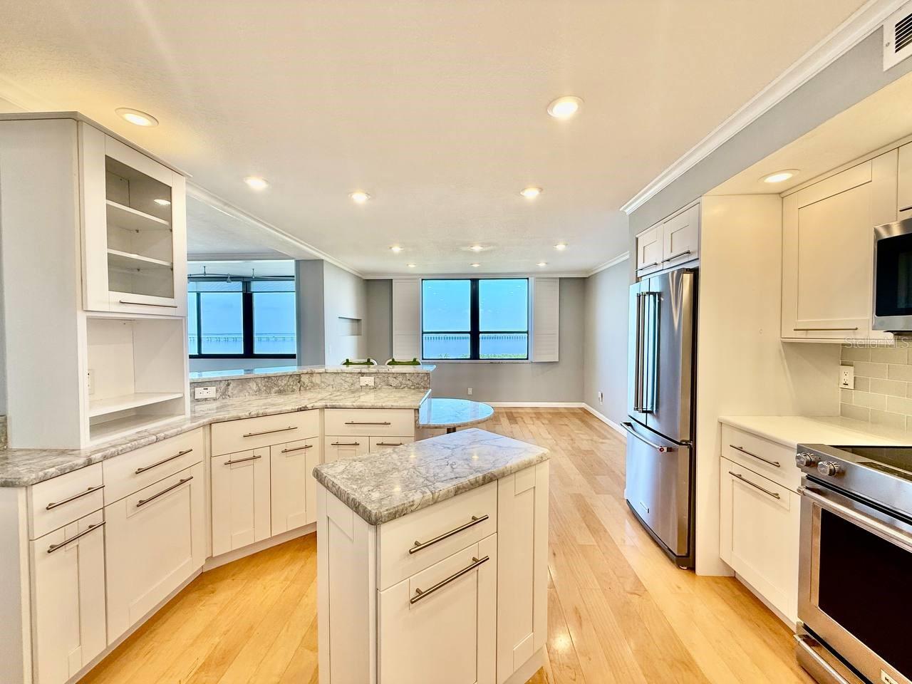 Image 15 of 37 For 2620 Cove Cay Drive 1001