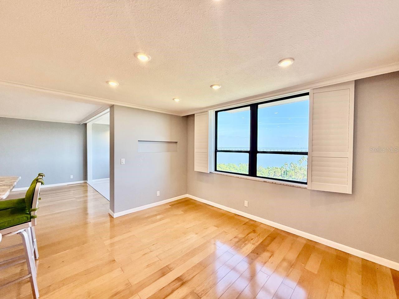 Image 18 of 37 For 2620 Cove Cay Drive 1001