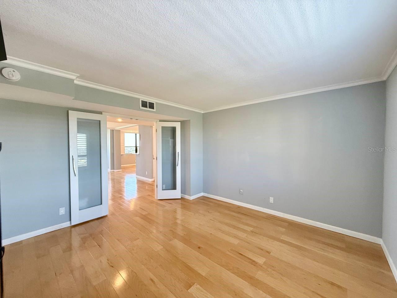 Image 21 of 37 For 2620 Cove Cay Drive 1001