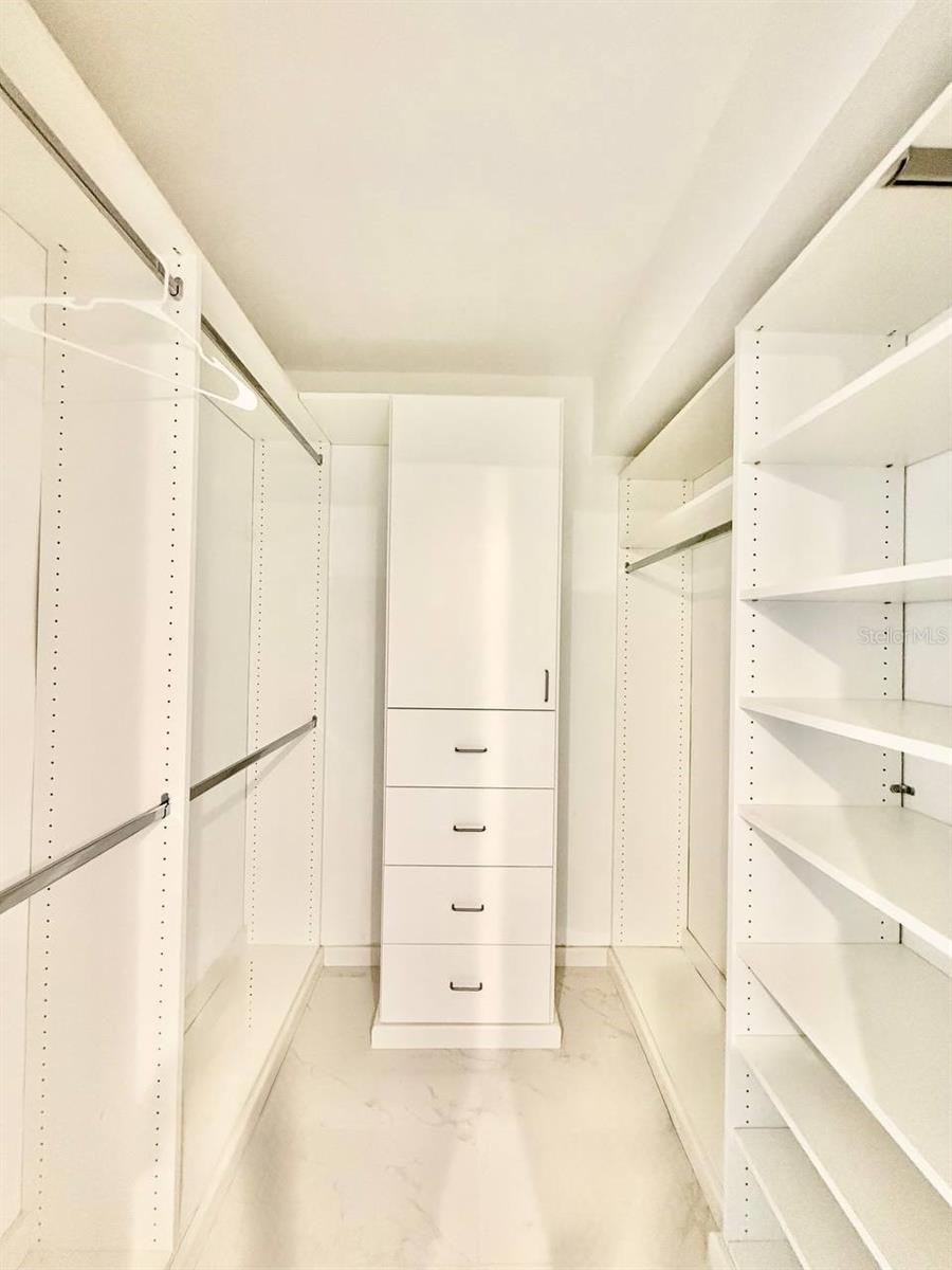 Image 27 of 37 For 2620 Cove Cay Drive 1001