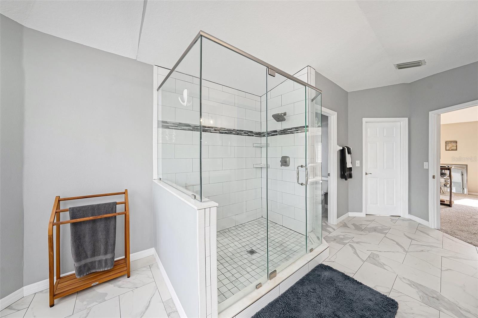 Image 23 of 44 For 8805 Cross Landing Lane