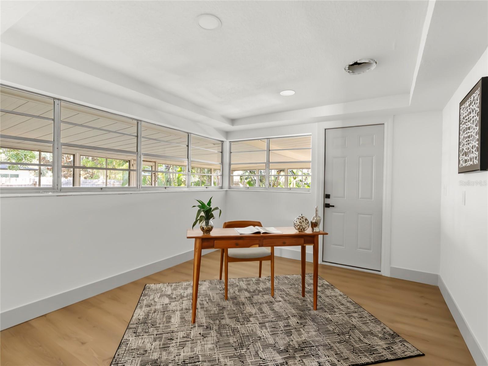 Image 13 of 27 For 5125 Louvre Avenue