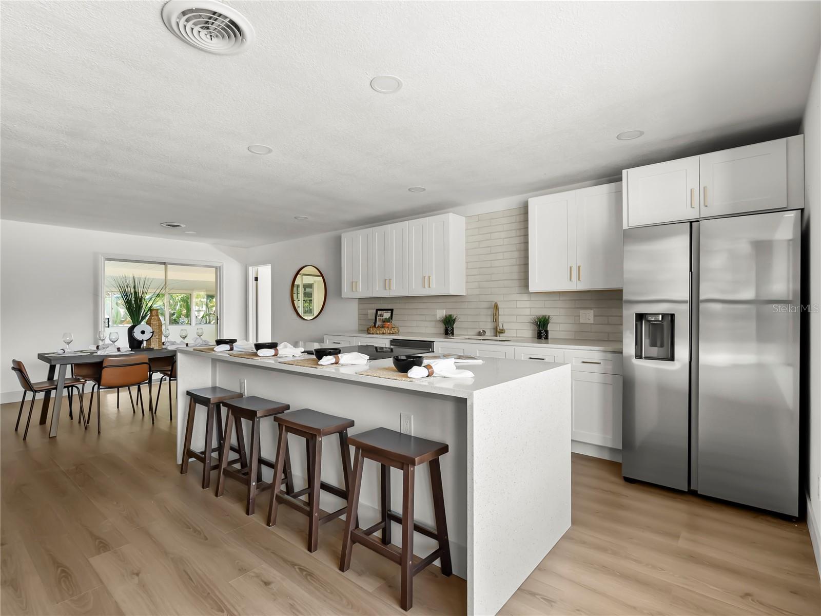 Image 3 of 27 For 5125 Louvre Avenue