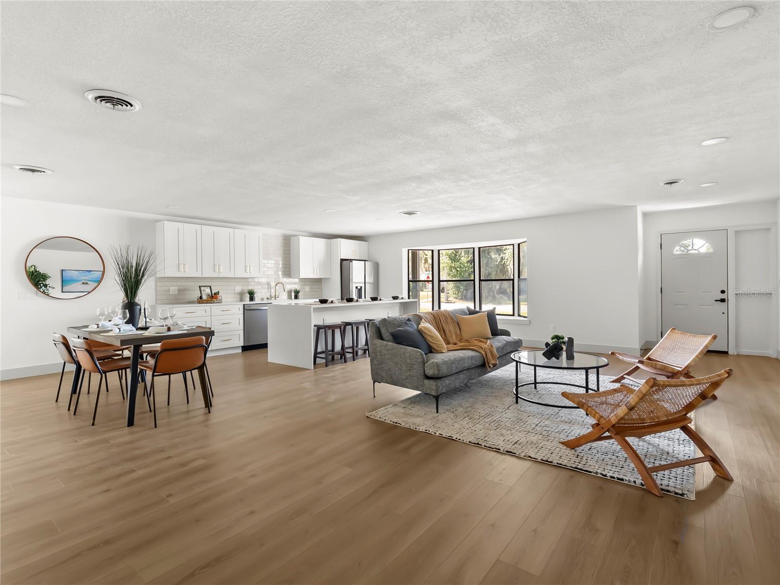 Image 4 of 27 For 5125 Louvre Avenue