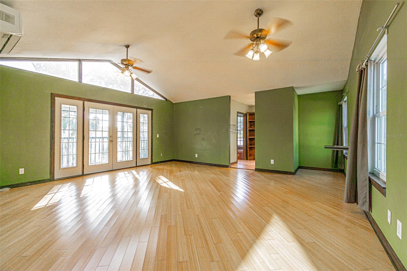 Image 13 of 54 For 12510 Forest Hills Drive