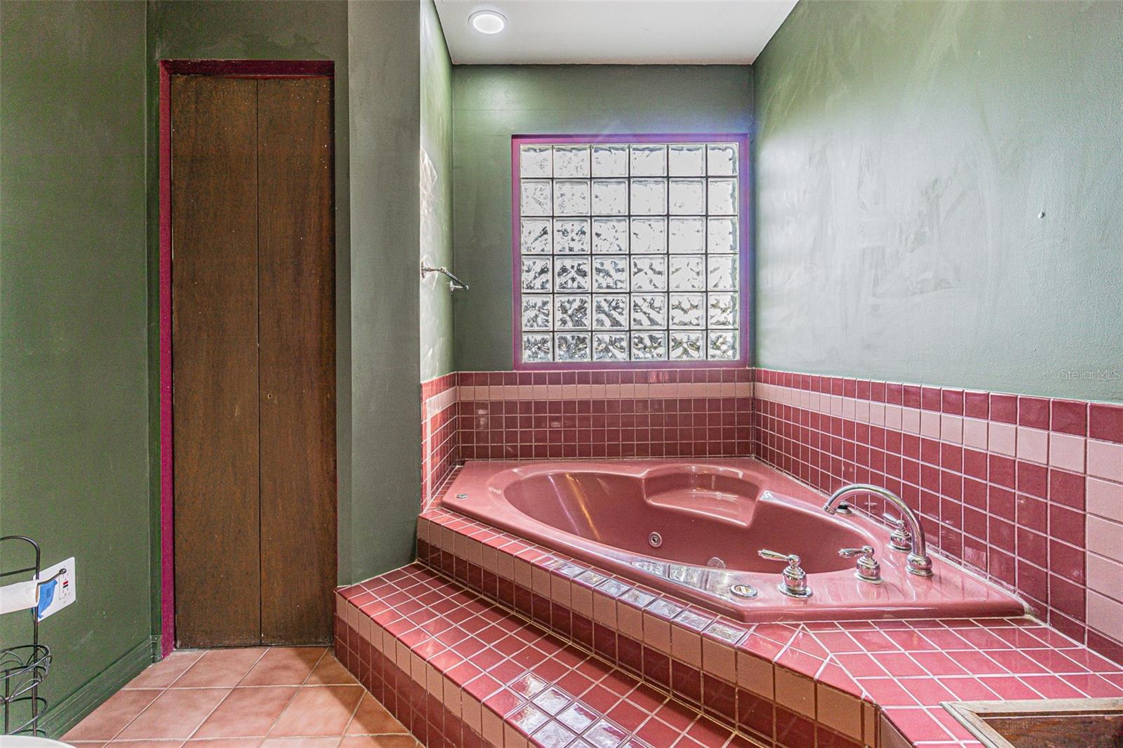 Image 15 of 54 For 12510 Forest Hills Drive