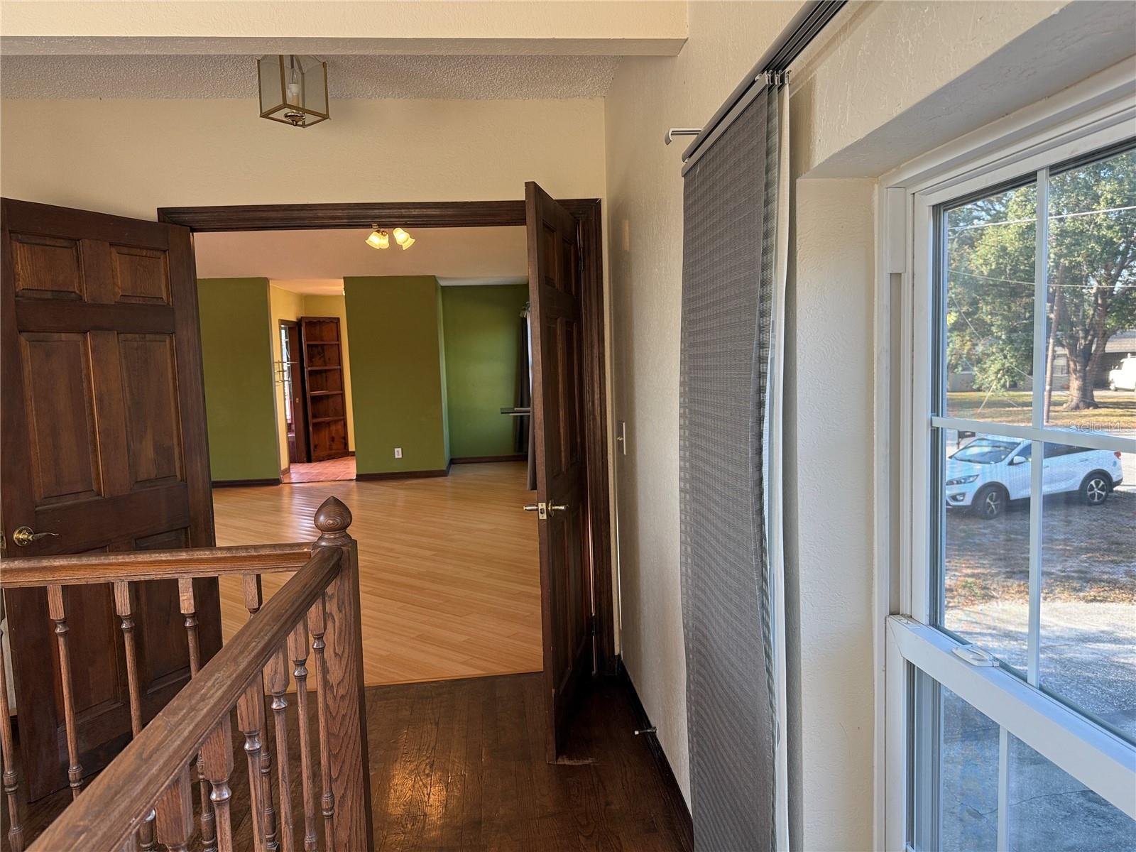 Image 33 of 54 For 12510 Forest Hills Drive