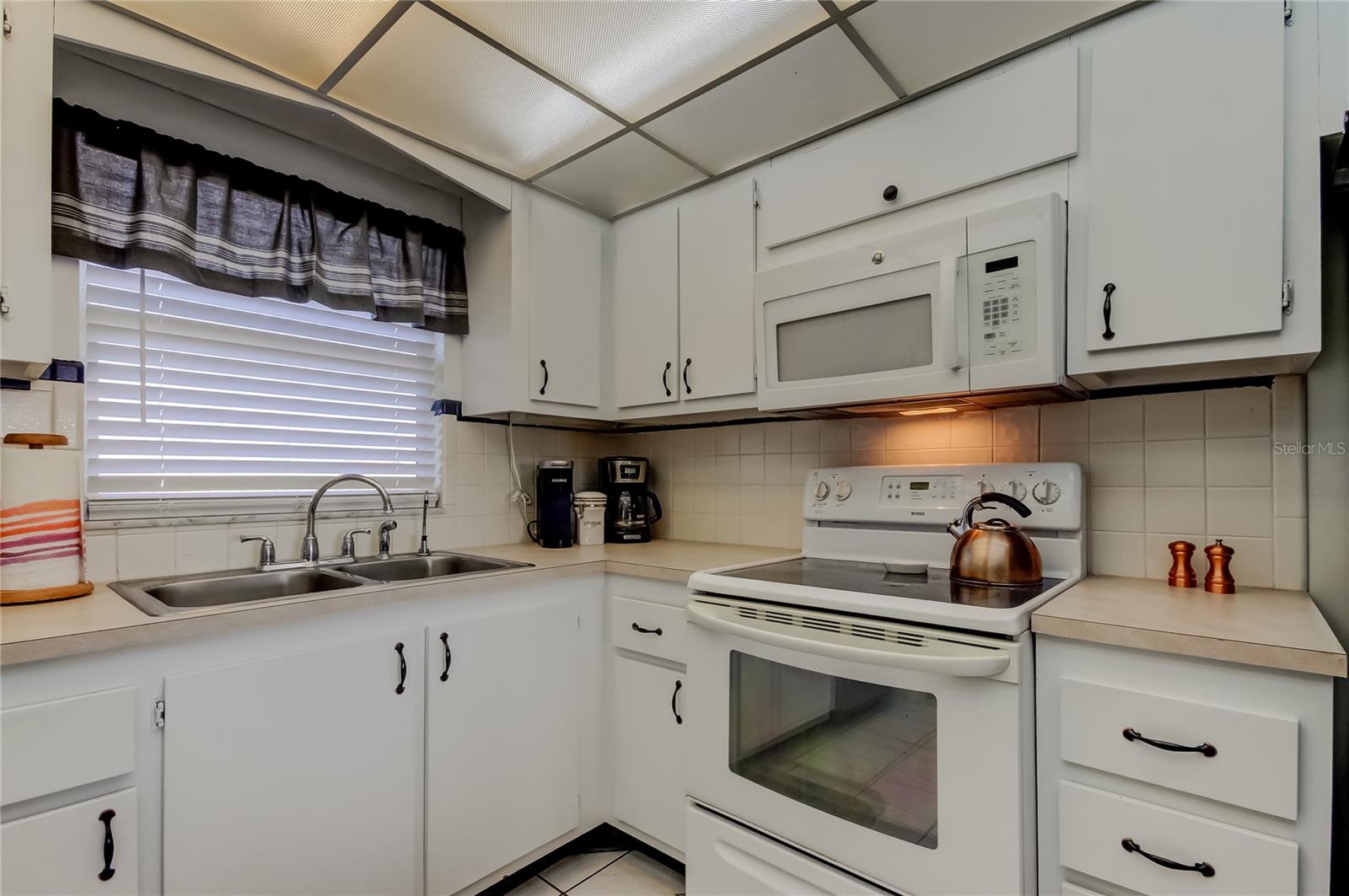 Image 11 of 45 For 4775 Cove Circle 1008