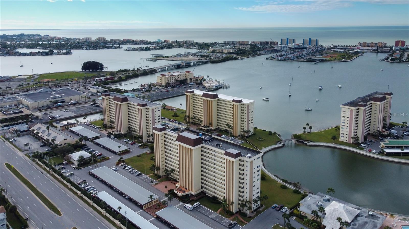 Image 39 of 45 For 4775 Cove Circle 1008