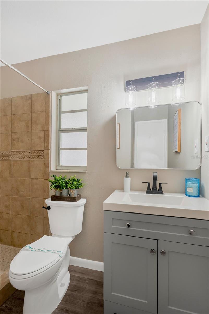 Image 10 of 23 For 1721 Humphrey Street