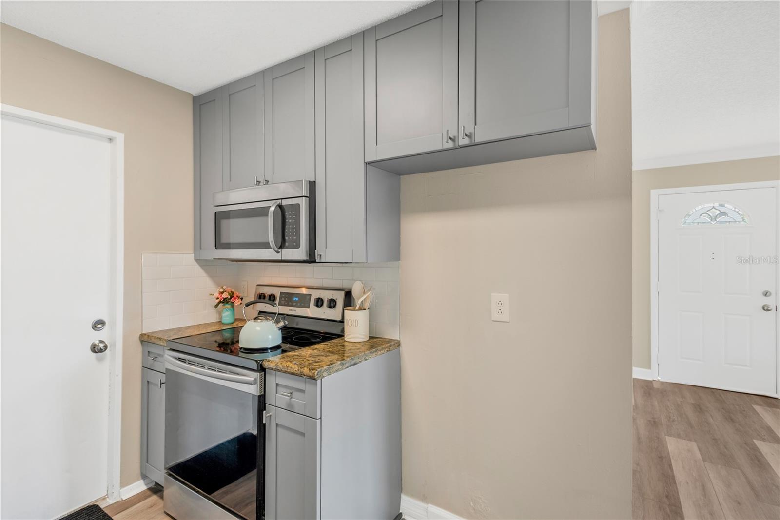 Image 5 of 23 For 1721 Humphrey Street