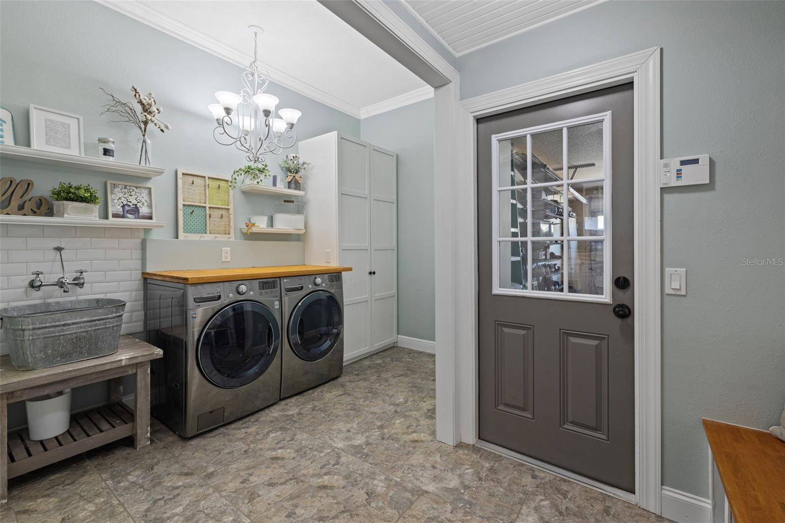 Image 21 of 53 For 5130 Spectacular Bid Drive