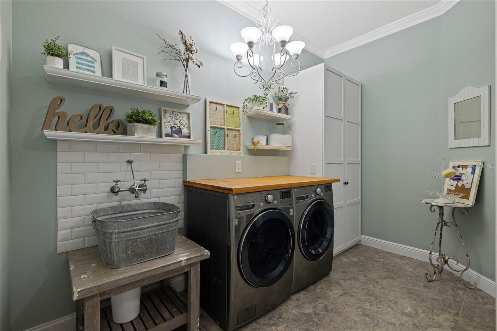 Image 22 of 53 For 5130 Spectacular Bid Drive