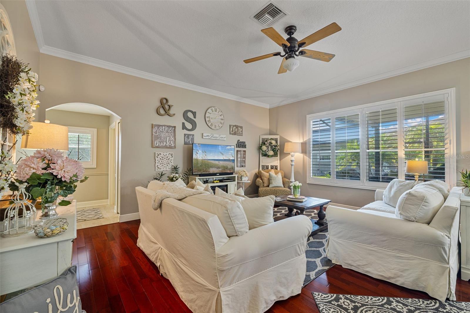 Image 32 of 53 For 5130 Spectacular Bid Drive