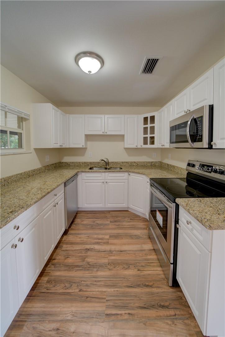 Image 21 of 29 For 6126 Whiteway Drive