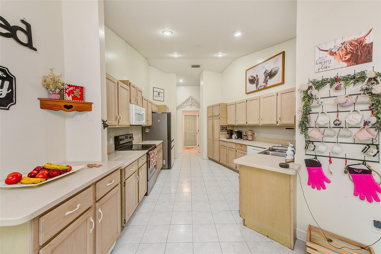 Image 14 of 51 For 30 Lemington Court