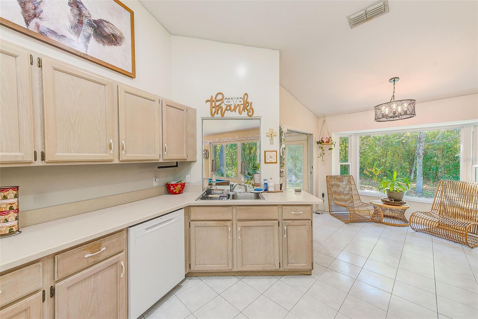 Image 18 of 51 For 30 Lemington Court