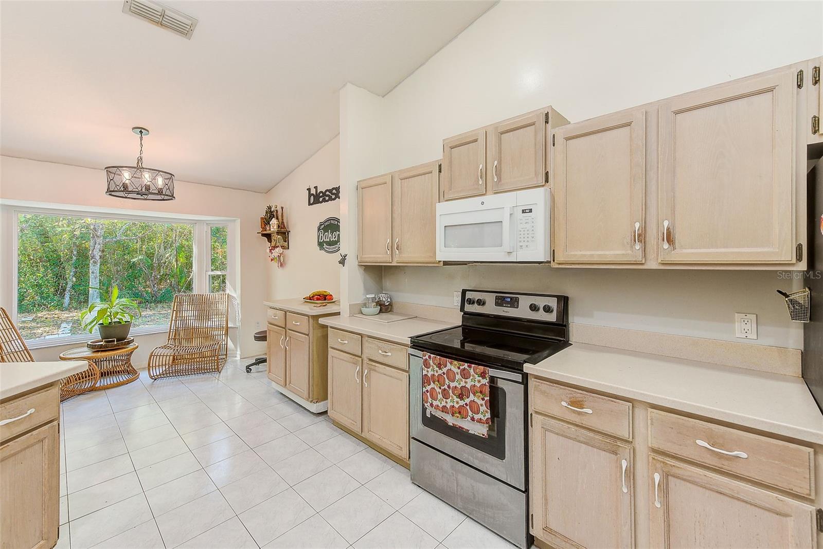 Image 19 of 51 For 30 Lemington Court