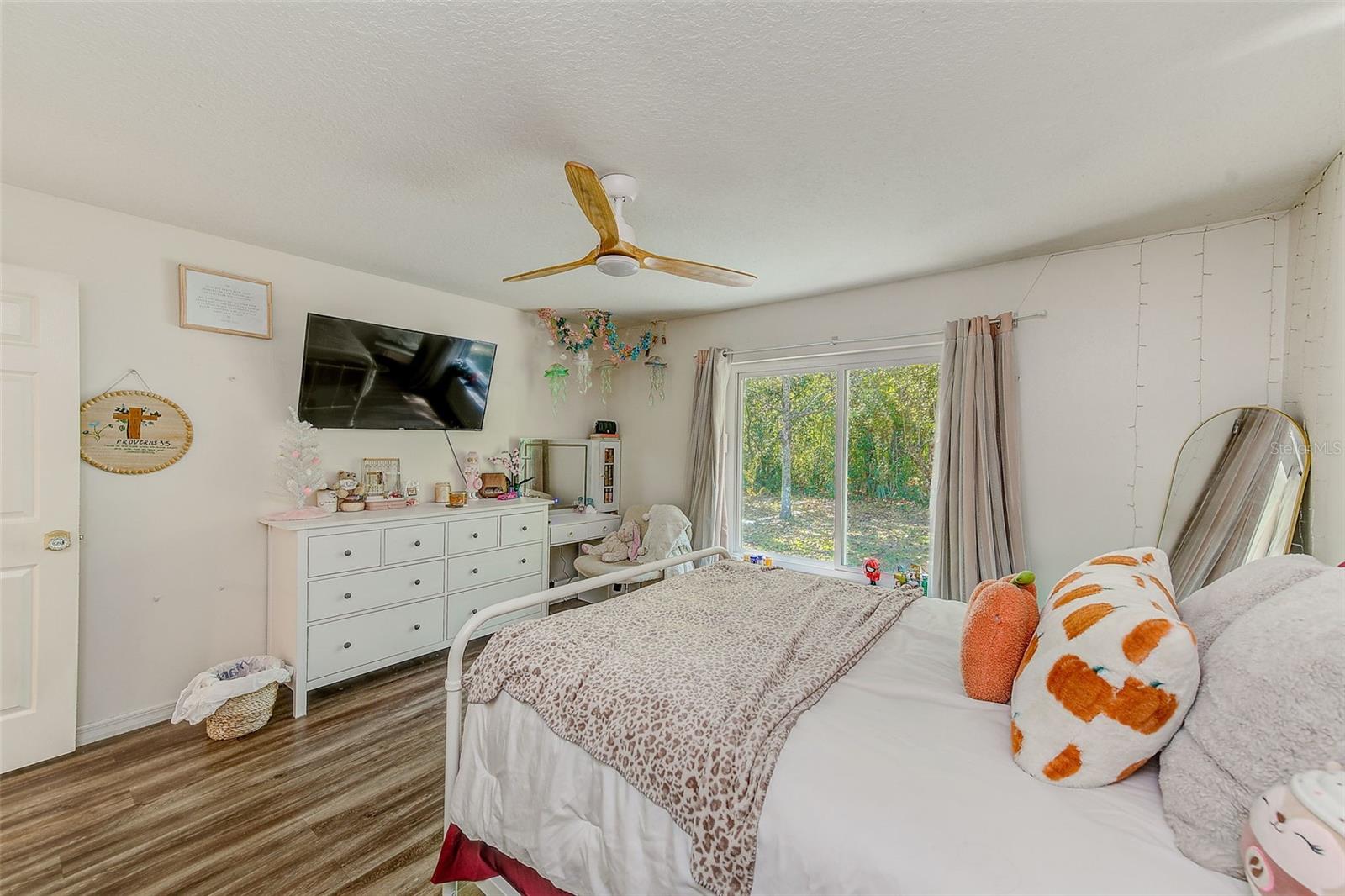 Image 33 of 51 For 30 Lemington Court