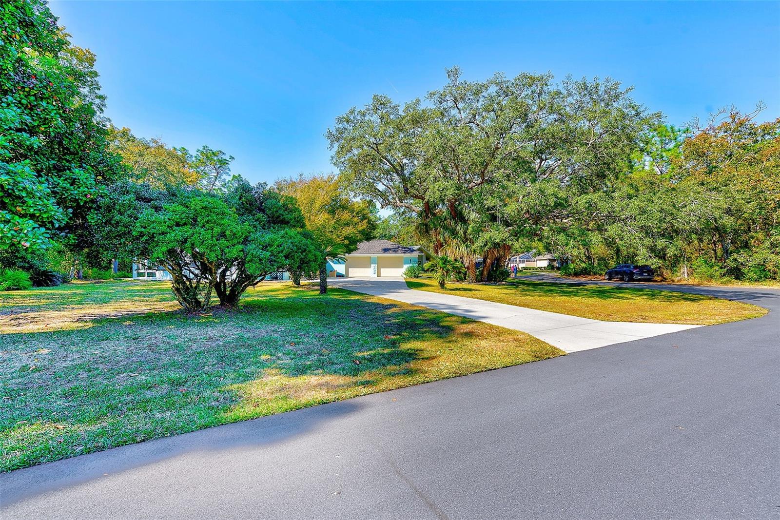 Image 38 of 51 For 30 Lemington Court