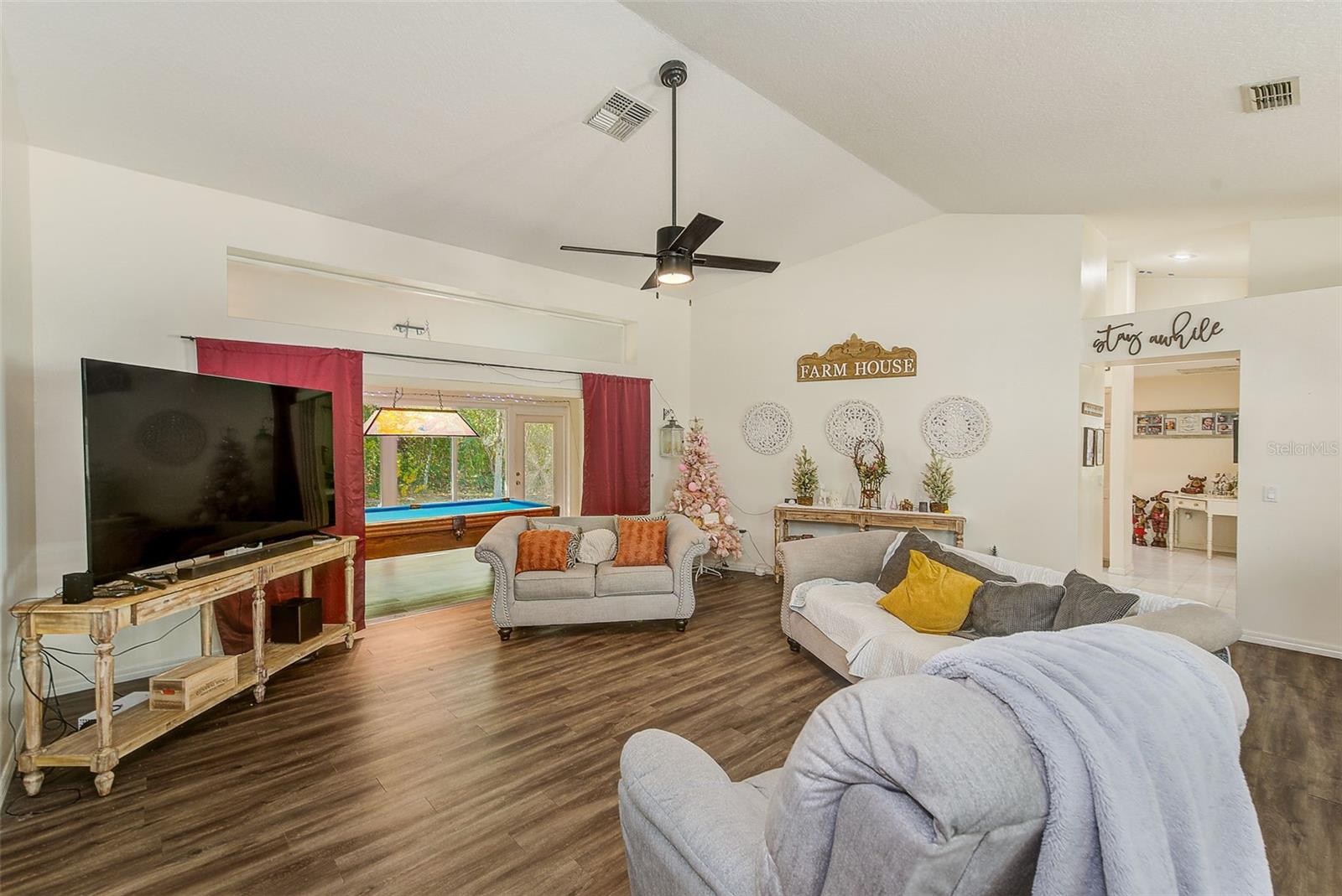 Image 4 of 51 For 30 Lemington Court